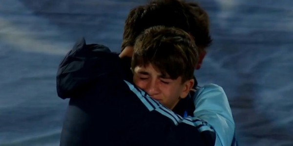 As lágrimas de Thiago Messi testemunham o árduo percurso realizado por Lionel Messi com a seleção argentina As lágrimas de Thiago Messi testemunham o árduo percurso realizado por Lionel Messi com a seleção argentina